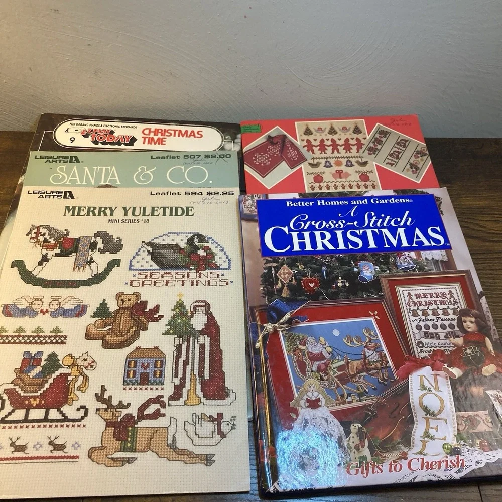 Christmas Books Lot of 5 Craft Cross Stitch Leisure Arts + Songbook Xmas Winter